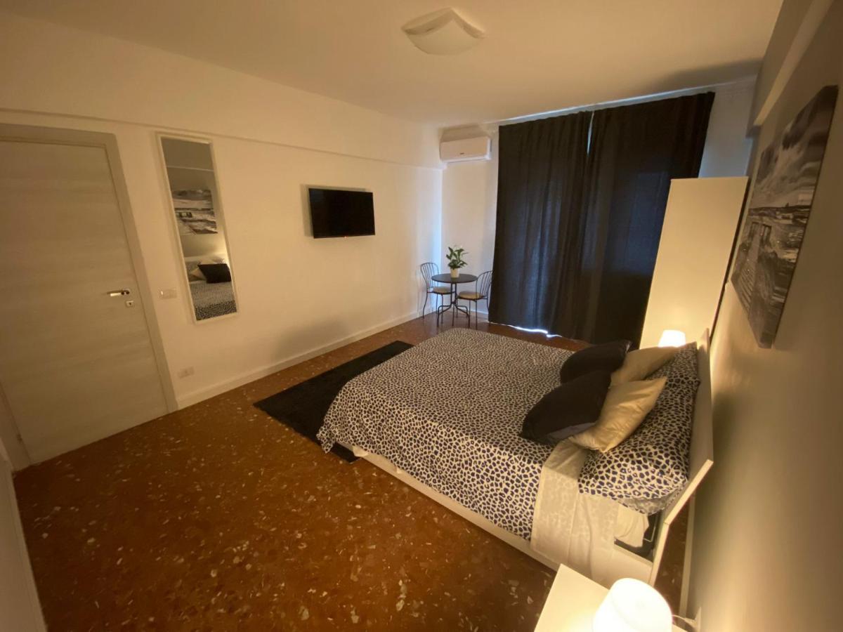 Hotel Ytha Housse Roma Centro Esterno foto